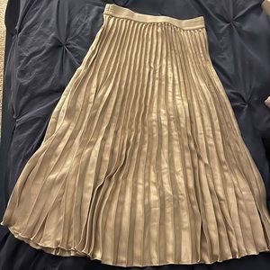 Tan pleat H&M skirt